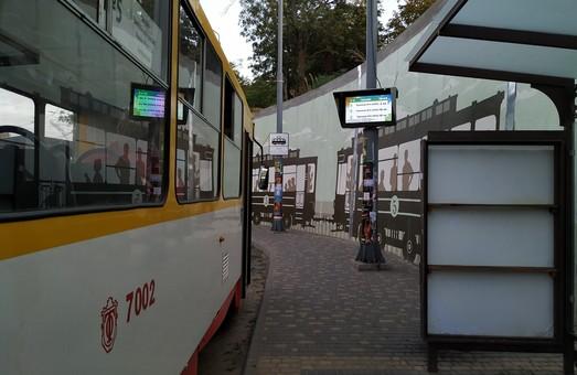 Стаття В Одессе начали работать новые электронные табло на конечных остановках трамваев и троллейбусов Ранкове місто. Одеса
