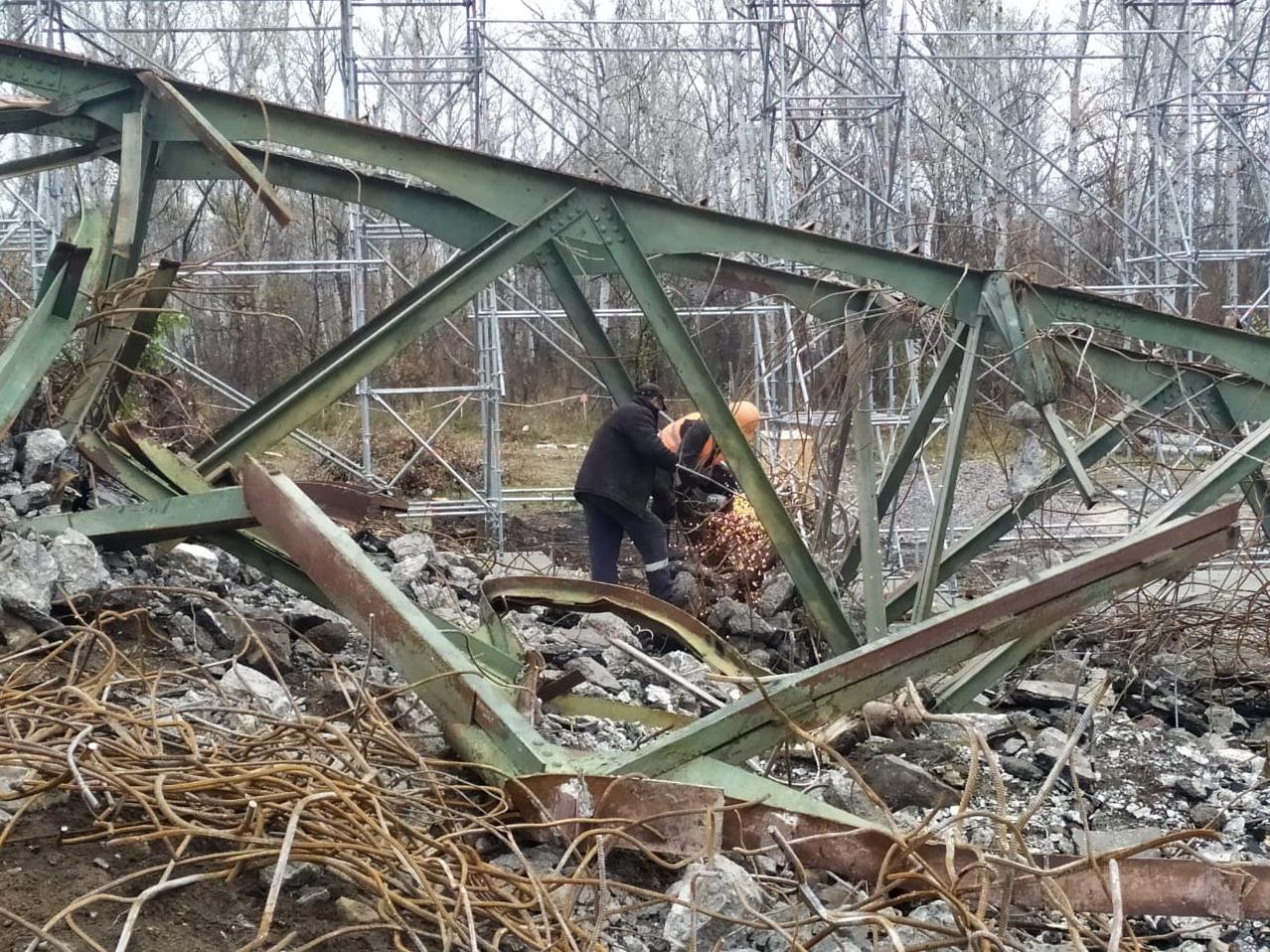 Стаття Как идет ремонт моста в Станице Луганской (фото) Ранкове місто. Одеса