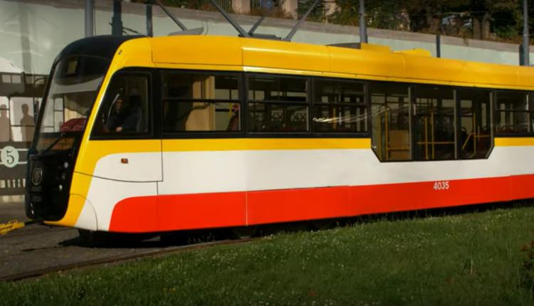 Стаття К весне в Одессе соберут еще один трамвай-гигант Ранкове місто. Одеса