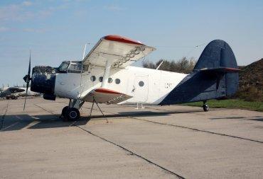 Стаття Житель Николаева подарил военным самолет Ранкове місто. Одеса