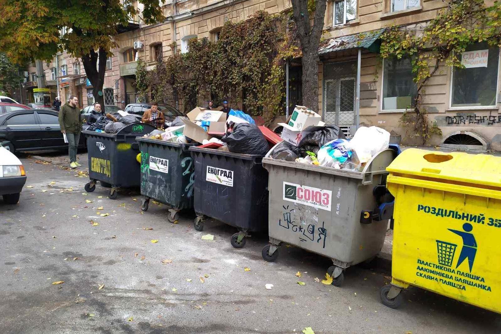 Стаття В Одессе проверили, как вывозят мусор: нашли 20 нарушений. Фото Ранкове місто. Одеса