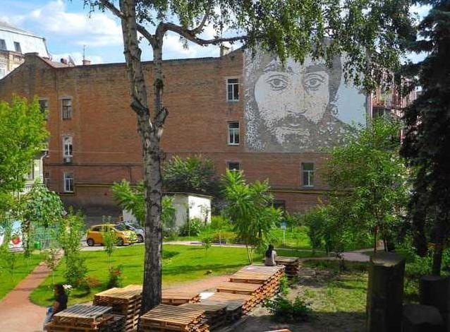Стаття Суд решил оставить сквер Небесной Сотни в собственности государства Ранкове місто. Одеса