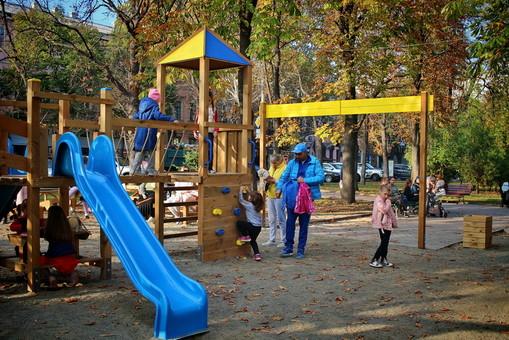 Стаття В Одессе запустили проект о безопасности детских площадок Ранкове місто. Одеса