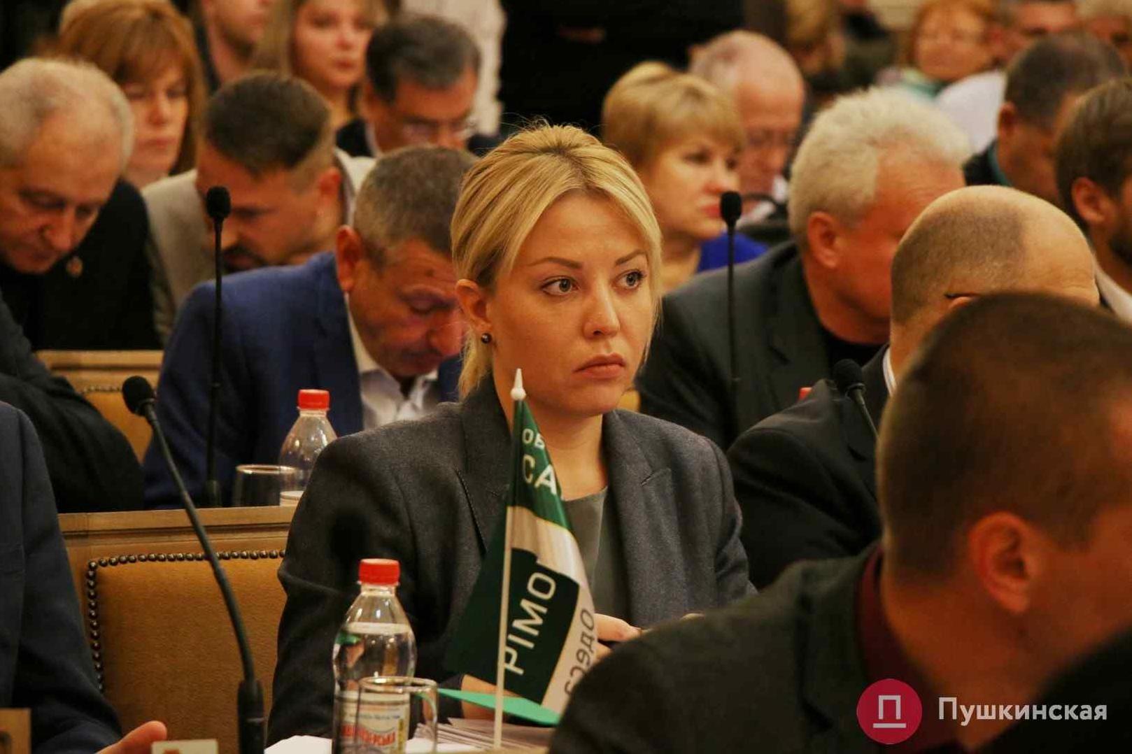 Стаття У «ТгО» новый директор - им стала депутат Анна Позднякова Ранкове місто. Одеса
