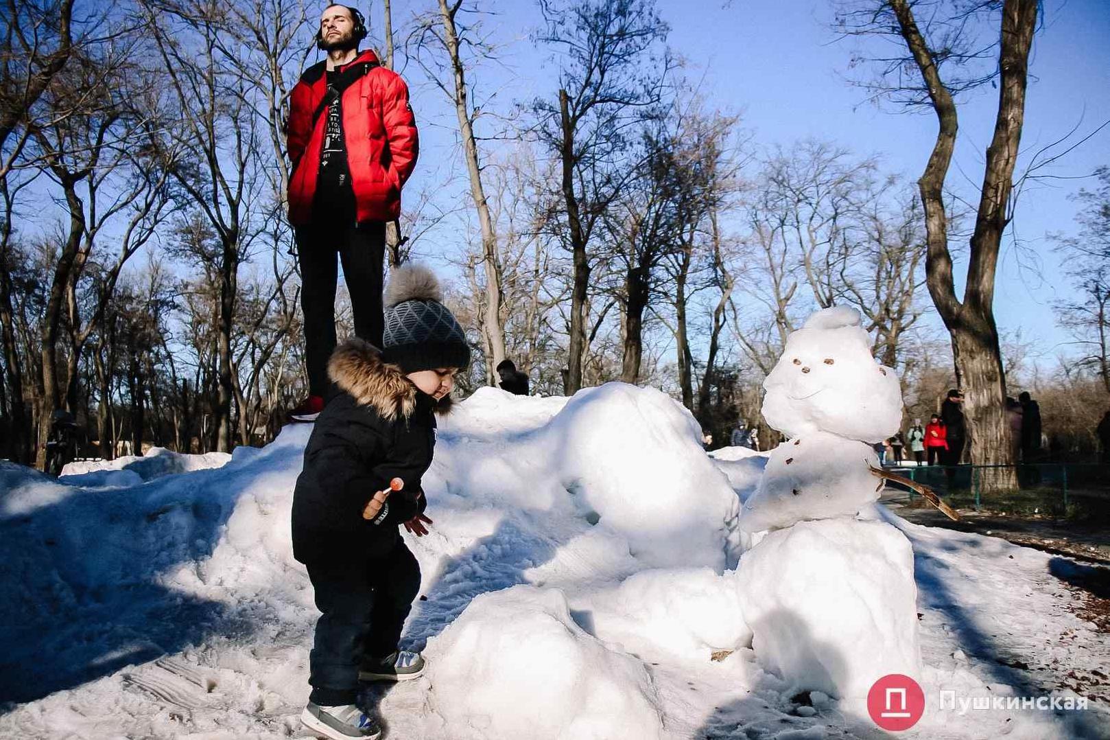 Стаття В парке Шевченко появились снежные горки: фотофакт Ранкове місто. Одеса
