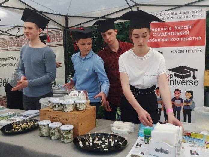Стаття В Україні організували перший студентський кооператив із виготовлення сирів Ранкове місто. Одеса