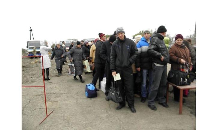 Стаття На Донбасі бойовики навмисно залишають людей на ночівлю у «сірій» зоні Ранкове місто. Одеса