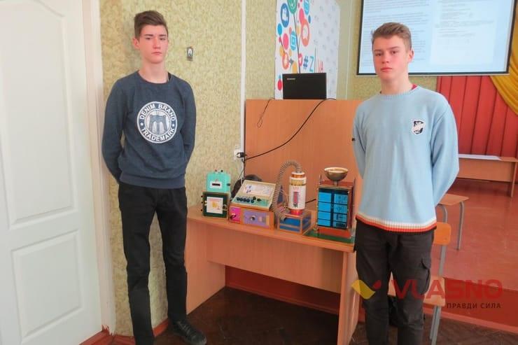 Стаття Українські школярі винайшли пристрій для очищення води від хімічного забруднення Ранкове місто. Одеса