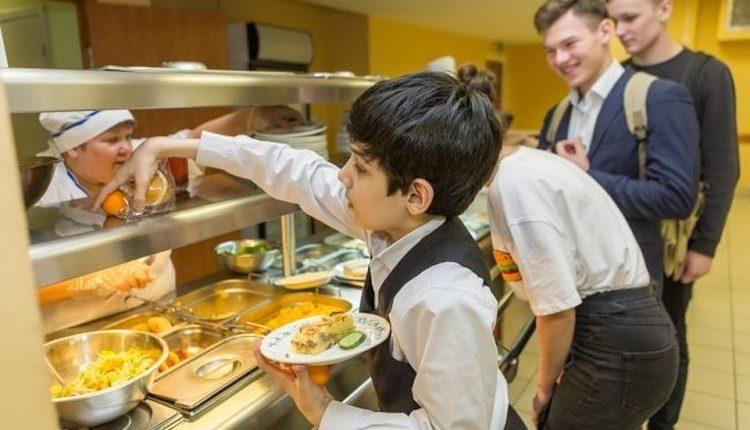 Стаття Реформа питания: для оплаты обедов - банковские счета, а новый завтрак уже апробируют в 10 школах Ранкове місто. Одеса