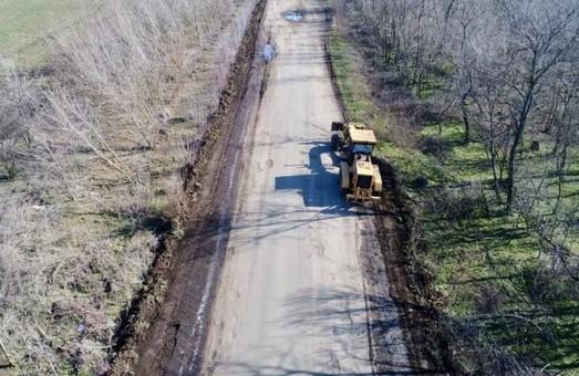 Стаття На юге Одесской области уже начали ремонт дороги, которая соединяет Тарутино, Арциз и Татарбунары Ранкове місто. Одеса