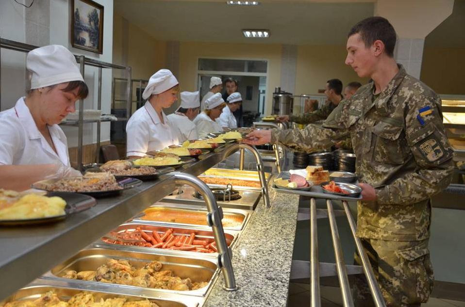 Стаття Усі бойові частини ЗСУ перейшли на нову систему харчування Ранкове місто. Одеса
