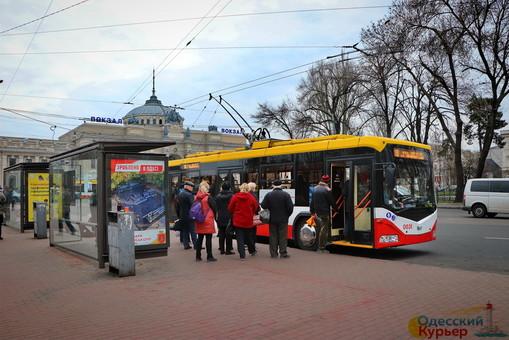 Стаття В Одесских трамваях и троллейбусах временно отменяют льготы Ранкове місто. Одеса
