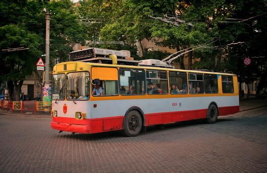 Стаття В Украине ввели новые ограничения для общественного транспорта Ранкове місто. Одеса