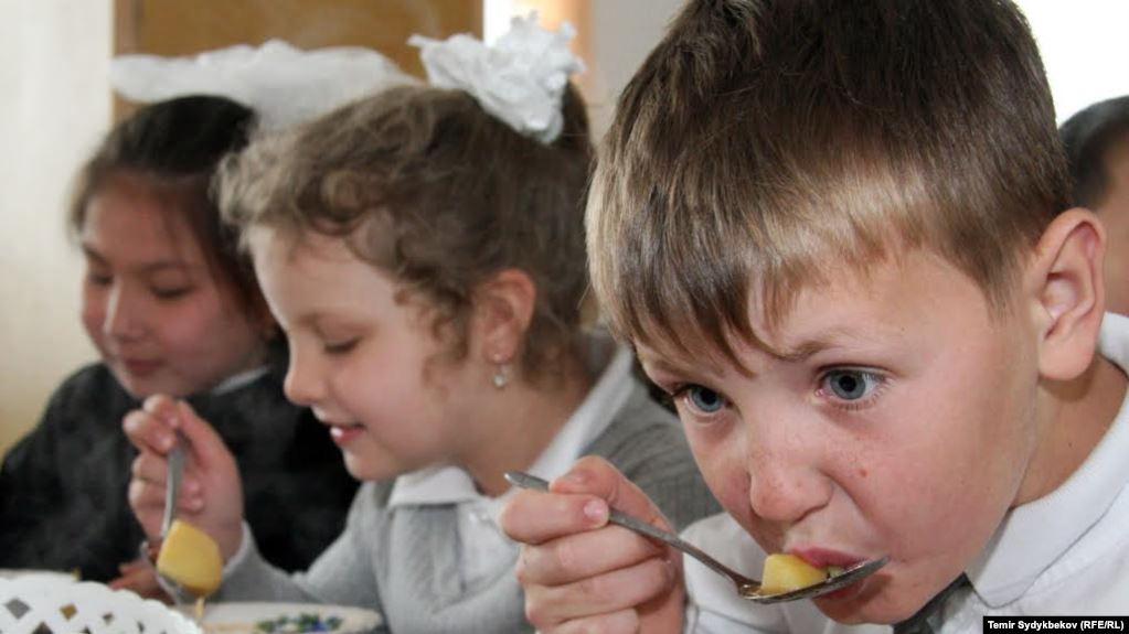 Стаття Школьников в Крыму решили кормить сухпайками Ранкове місто. Одеса