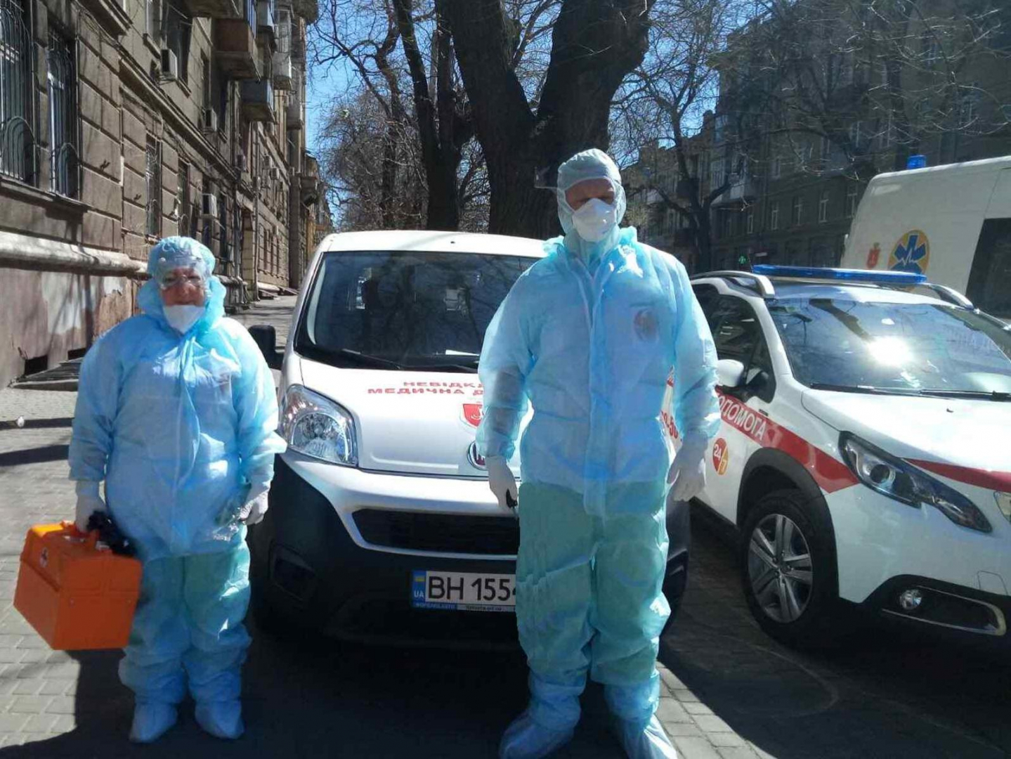 Стаття В Одессе мобильная бригада по коронавирусу впервые выехала к пациенту Ранкове місто. Одеса