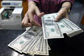 Стаття Крупные банки возобновили выдачу наличной валюты Ранкове місто. Одеса