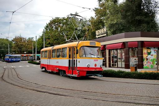 Стаття В Одессе закончили ремонт перекрестка и запустили 13-й трамвай Ранкове місто. Одеса