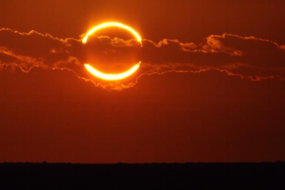 Стаття Когда и где смотреть солнечное затмение «Огненное кольцо»? Ранкове місто. Одеса