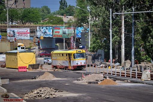 Стаття В Одессе пошли трамваи по спуску Маринеско: пока это обкатка линии (ФОТО) Ранкове місто. Одеса