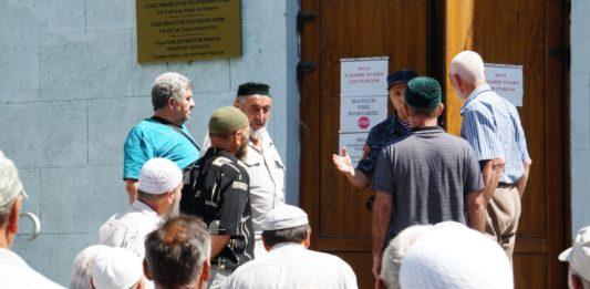 Стаття Аксенов побоялся выйти к крымским татарам после обвинения их в терроризме Ранкове місто. Одеса