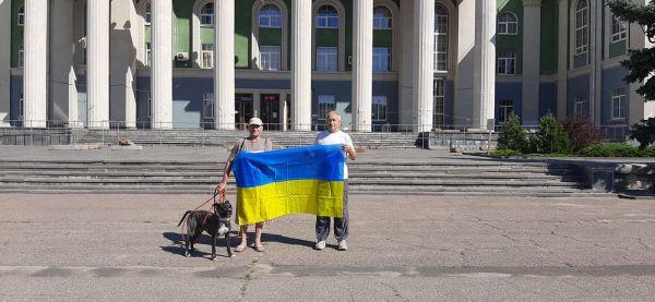 Стаття “Показали, что это наш город”: как в оккупированном Северодонецке поднимали украинский флаг Ранкове місто. Одеса