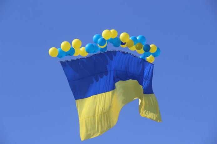 Стаття Над Крымом хотят запустить 25-метровый украинский флаг Ранкове місто. Одеса