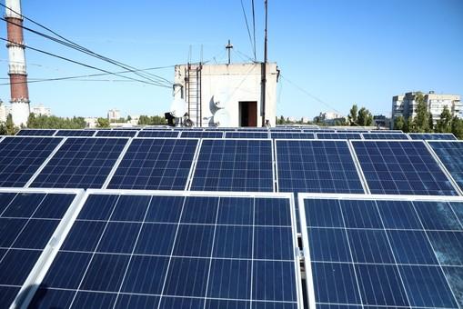 Стаття В Одессе начинают устанавливать солнечные батареи на крышах многоэтажек (ФОТО) Ранкове місто. Одеса