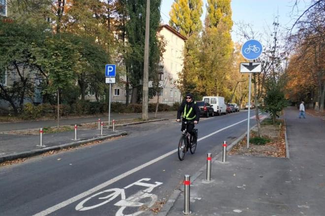 Стаття Нові правила: велосипедистам можна їздити смугою для маршрутного транспорту Ранкове місто. Одеса