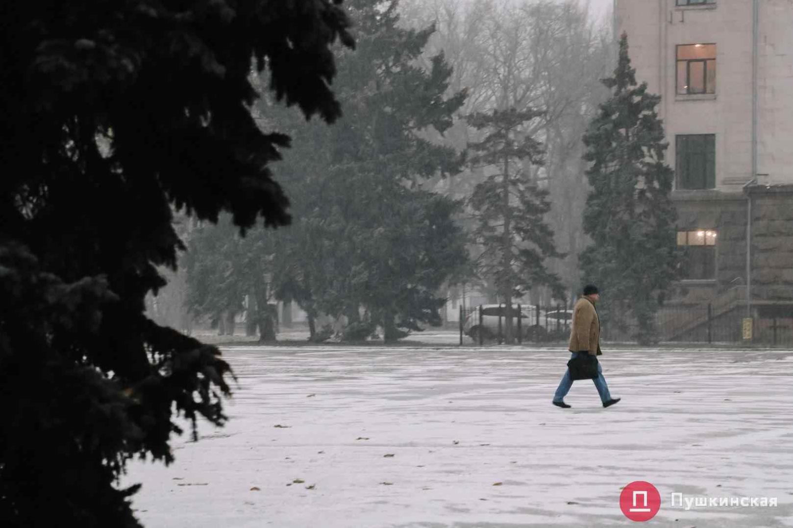 Стаття Первый снег на голову одесситам: как это было. Видео Ранкове місто. Одеса