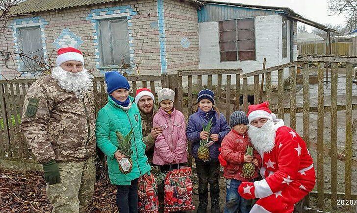 Стаття #на_захисті_свята: волонтери започаткували новорічний флешмоб на підтримку військових Ранкове місто. Одеса