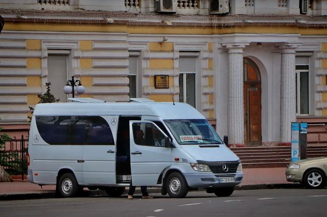 Стаття Из района вокзала и «Привоза» в Одессе пока будут убирать только «нелегальные» автобусы Ранкове місто. Одеса