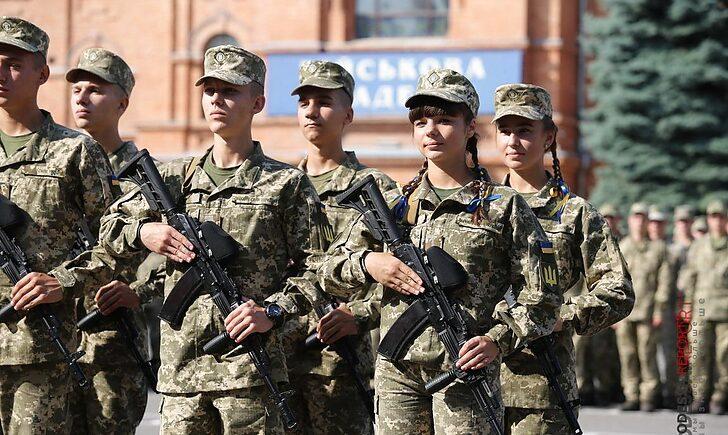 Стаття Молодь Донеччини запрошують до вступу у військові виші Ранкове місто. Одеса