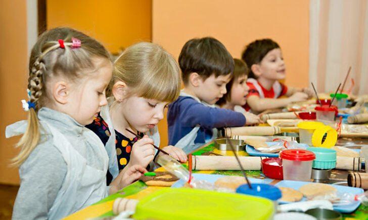 Стаття Діти ВПО отримали право на першочергове зарахування до дитячих садочків Ранкове місто. Одеса