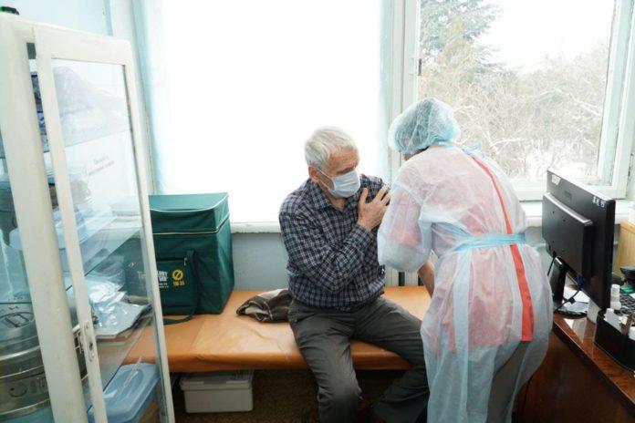 Стаття Крымчан массово вакцинируют российской вакциной — открыли мобильные пункты Ранкове місто. Одеса