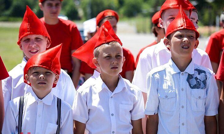 Стаття Робитимуть «нормальних» громадян «ДНР»: окупанти будуть формувати списки неблагонадійної молоді Ранкове місто. Одеса