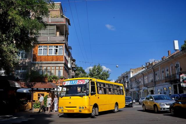 Стаття В Одессе меняют путь в центре города сразу три маршрута автобусов Ранкове місто. Одеса