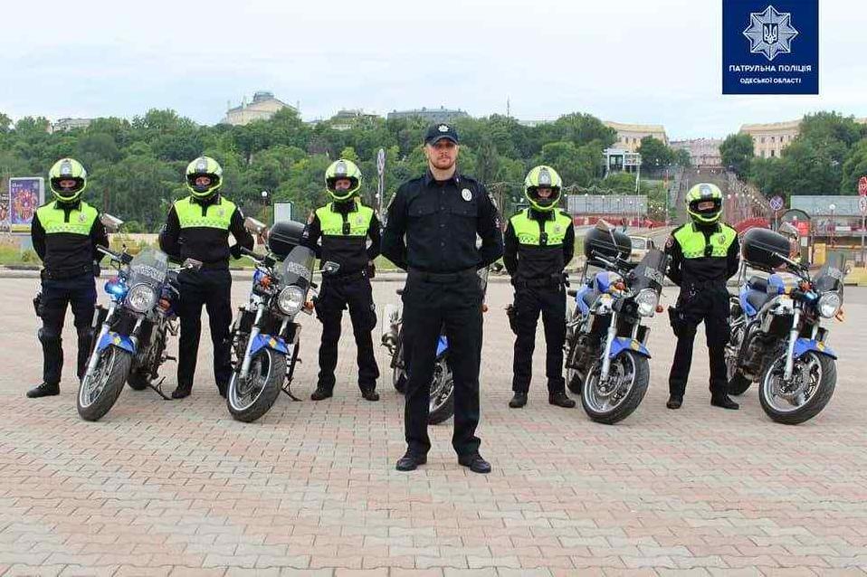 Стаття Мотопатруль: в Одессе полицейские пересели на мотоциклы. Фото Ранкове місто. Одеса