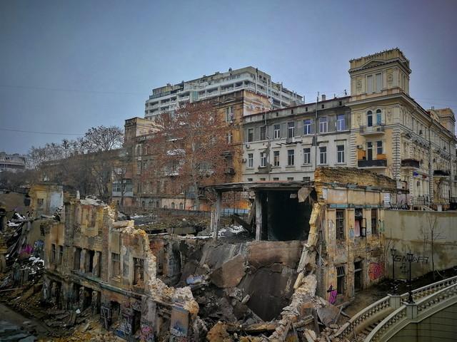 Стаття В Одессе собираются построить торговый центр на месте жутких развалин на Деволановском спуске Ранкове місто. Одеса