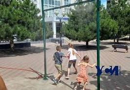 Стаття Освежающую арку установили возле детской поликлиники в Одессе (фото) Ранкове місто. Одеса