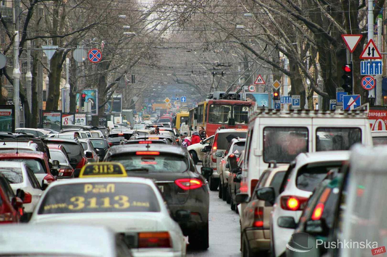 Стаття В Одессе запрещают грузовикам ездить по городу в часы-пик: с каких улиц начали? Ранкове місто. Одеса