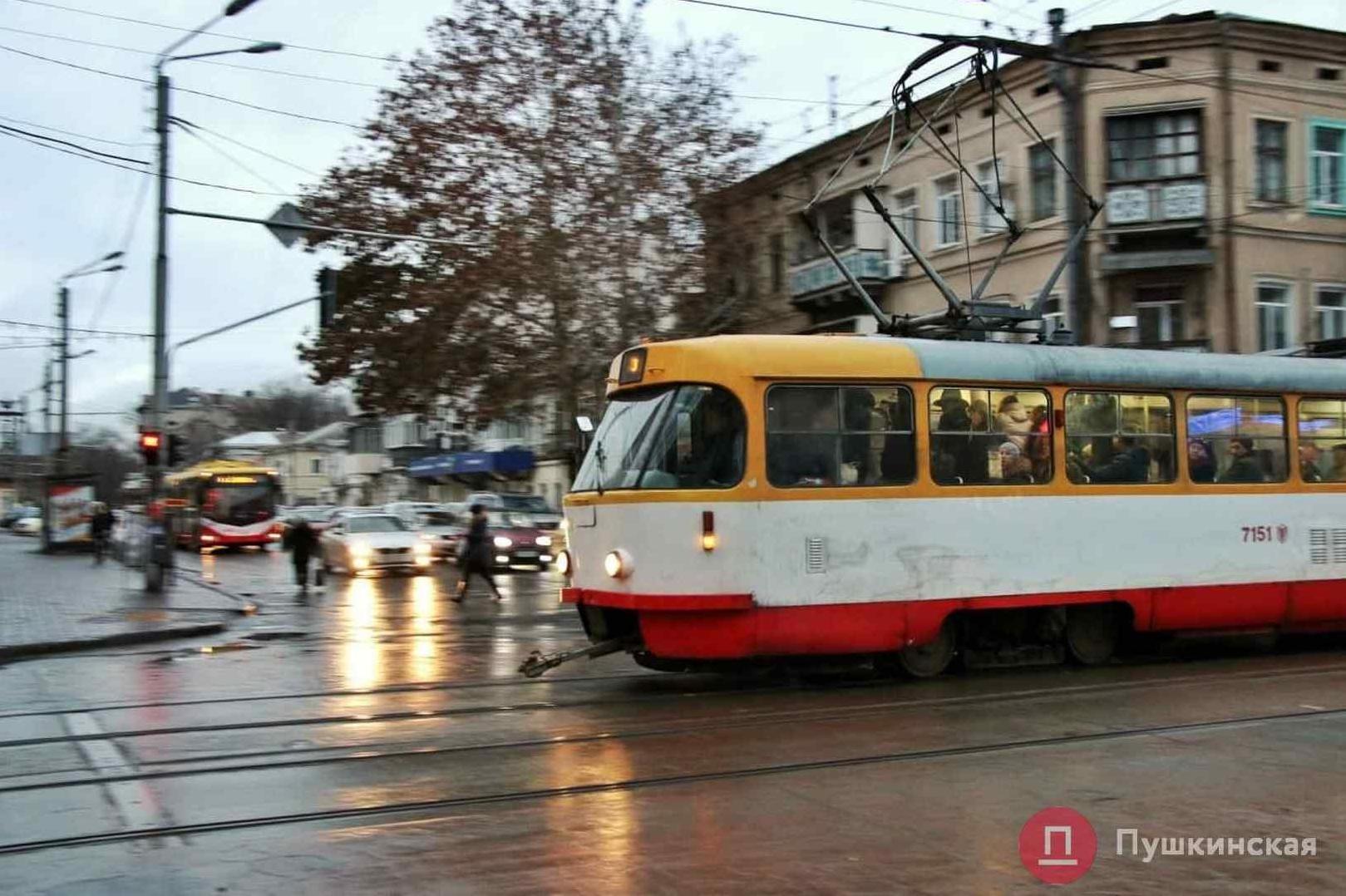 Стаття Стоимость проезда в одесских трамваях и троллейбусах подорожает с 1 ноября? Ранкове місто. Одеса