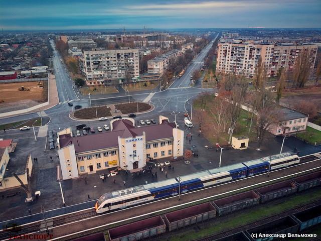 Статья Как ходит железнодорожный экспресс между Одессой и Измаилом: уникальное видео Утренний город. Одесса