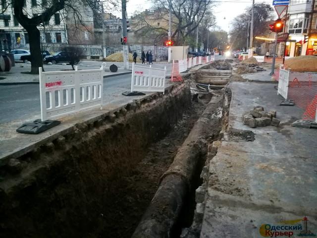 Стаття Как в Одессе ремонтируют водопровод в центре города (ФОТО) Ранкове місто. Одеса