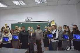 Стаття Учителя Славянска получили ноутбуки в рамках проекта «Ноутбук каждому учителю» Ранкове місто. Одеса