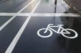 Стаття На Фонтане велосипедные полосы начали отделять от остальной дороги столбиками Ранкове місто. Одеса
