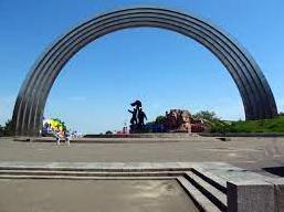Статья Скульптуру рабочих демонтируют, а саму арку переименуют, - Кличко. ФОТО Утренний город. Одесса