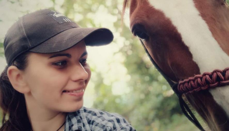 Статья Спасла от обстрелов: как девушка из Святогорска смогла эвакуировать лошадей Утренний город. Одесса