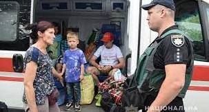 Статья Полицейские помогли матери с 10 детьми из Славянска эвакуироваться в Днепр Утренний город. Одесса