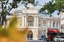 Стаття Площа біля одеської Опери може сильно змінитися: оголошено конкурс Утренний город. Одеса