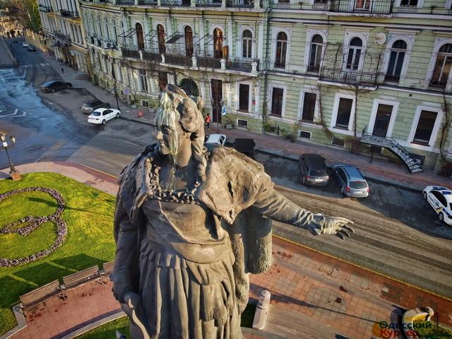 Стаття В Одесі проведуть громадські слухання щодо долі пам'ятника російській імператриці (ВІДЕО) Ранкове місто. Одеса